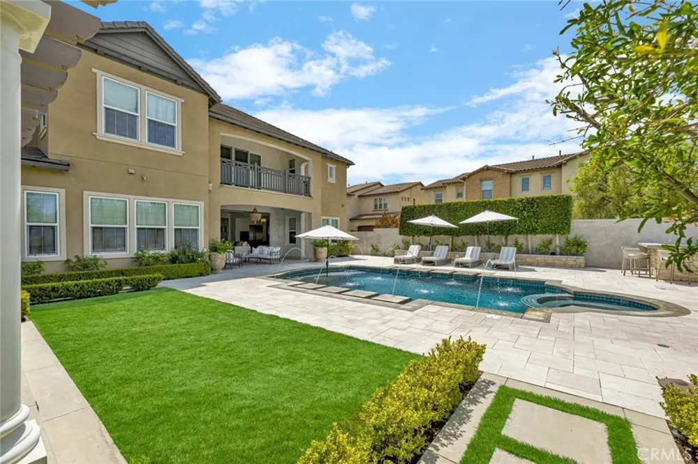 8 Stafford Place Tustin, CA 92782