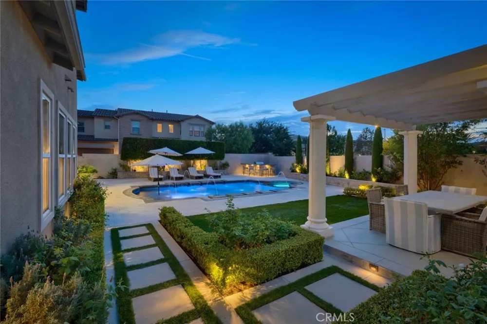 8 Stafford Place Tustin, CA 92782