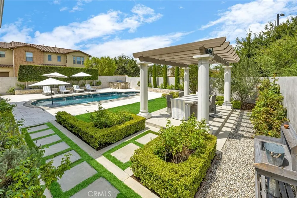 8 Stafford Place Tustin, CA 92782