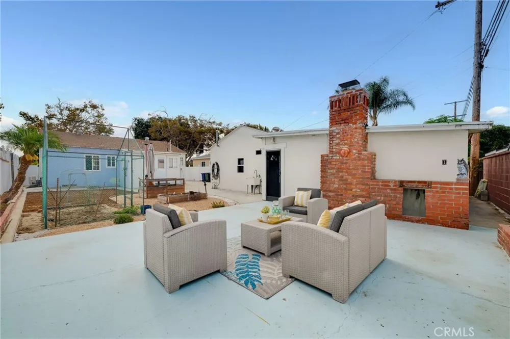 5949 Autry Lakewood, CA 90712