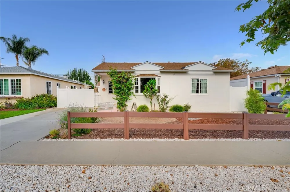 5949 Autry Lakewood, CA 90712