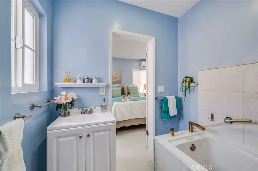5949 Autry Lakewood, CA 90712