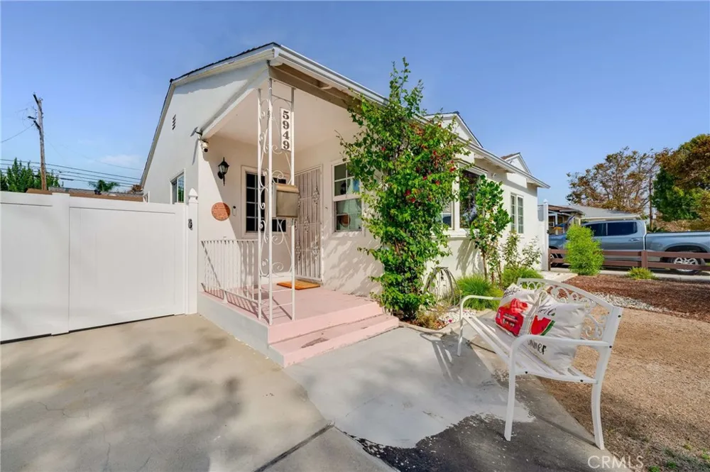 5949 Autry Lakewood, CA 90712