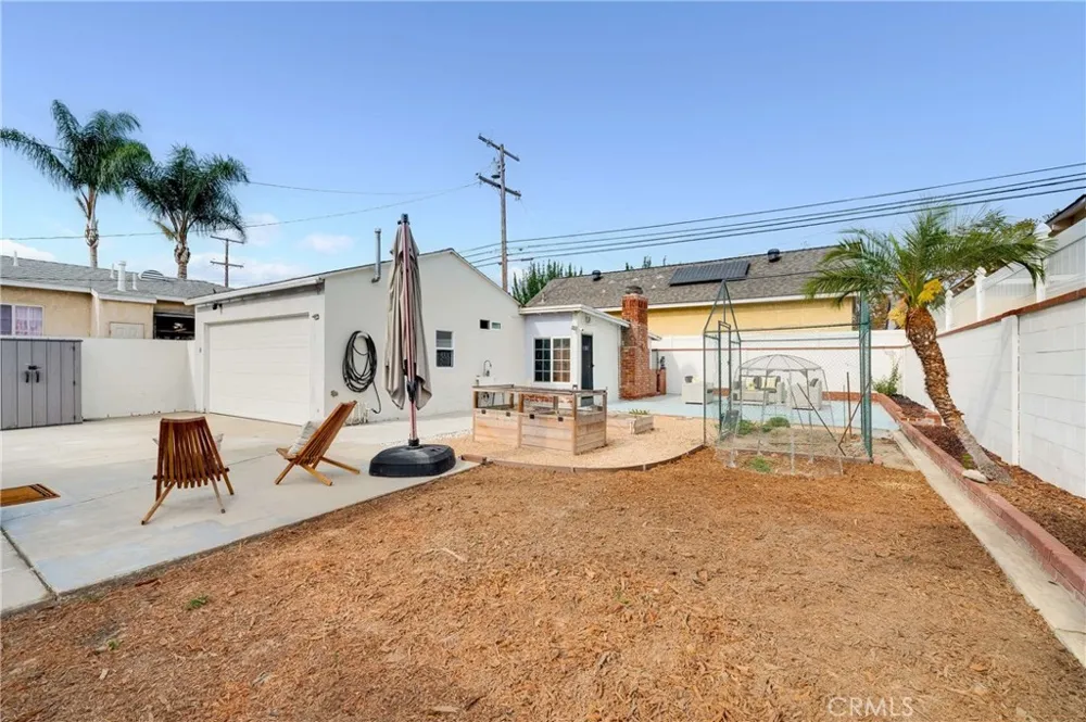 5949 Autry Lakewood, CA 90712