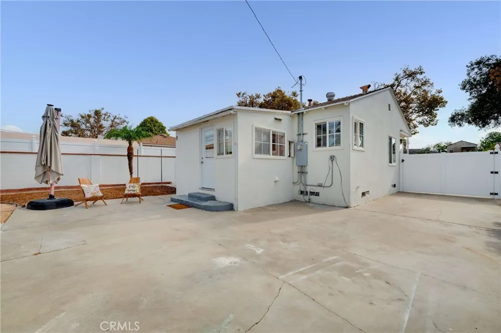 5949 Autry Lakewood, CA 90712