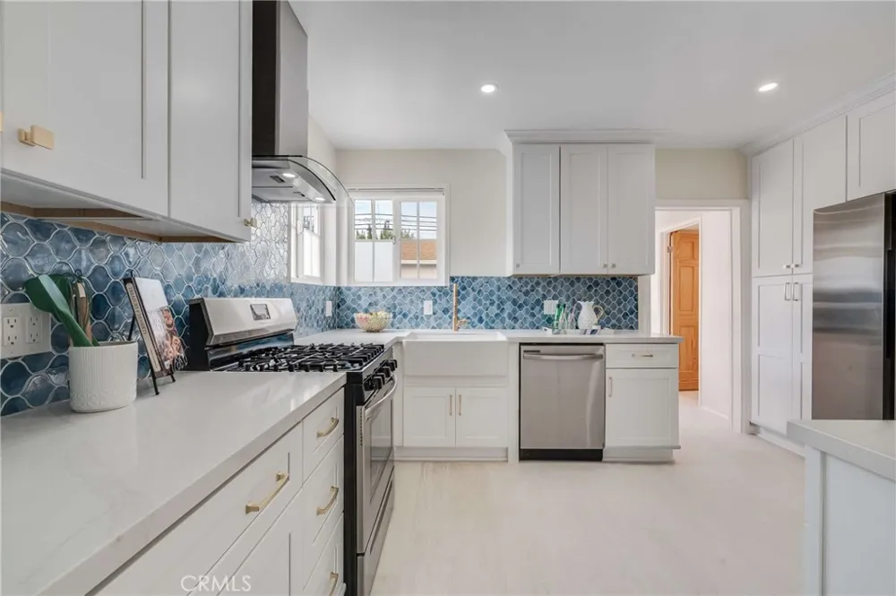 5949 Autry Lakewood, CA 90712