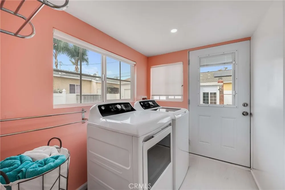 5949 Autry Lakewood, CA 90712