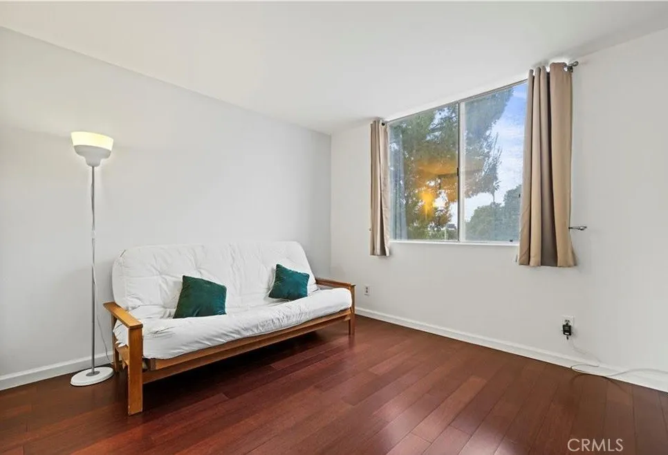 21912 Hiawatha #2 Chatsworth, CA 91311