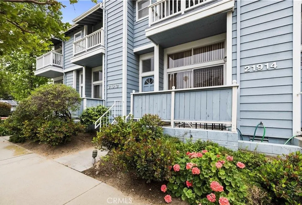 21912 Hiawatha #2 Chatsworth, CA 91311