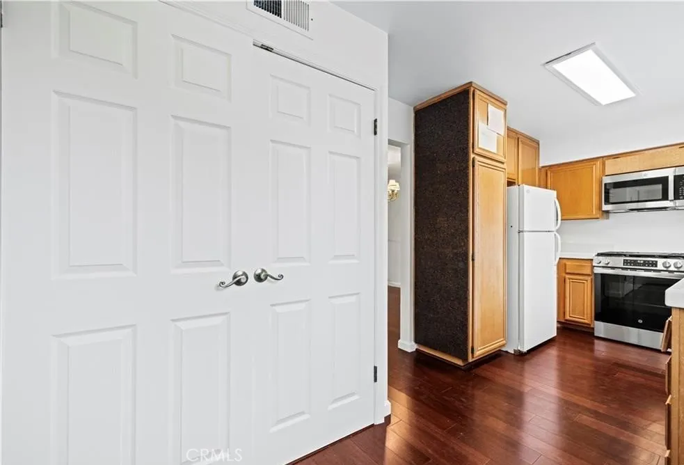 21912 Hiawatha #2 Chatsworth, CA 91311