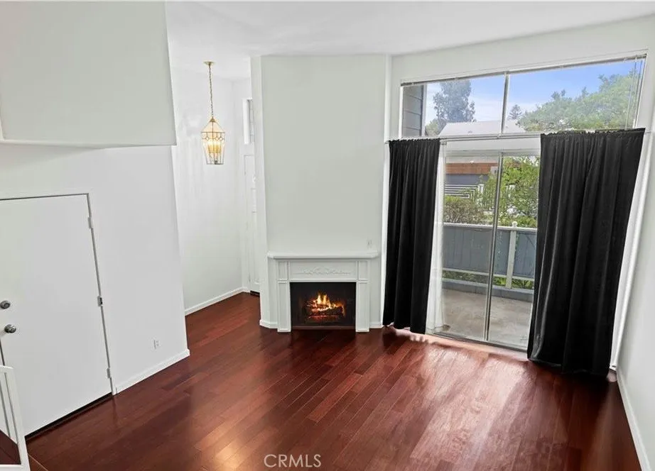 21912 Hiawatha #2 Chatsworth, CA 91311