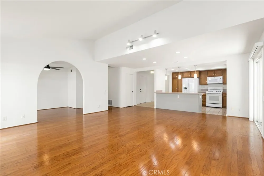 27863 Espinoza Mission Viejo, CA 92692