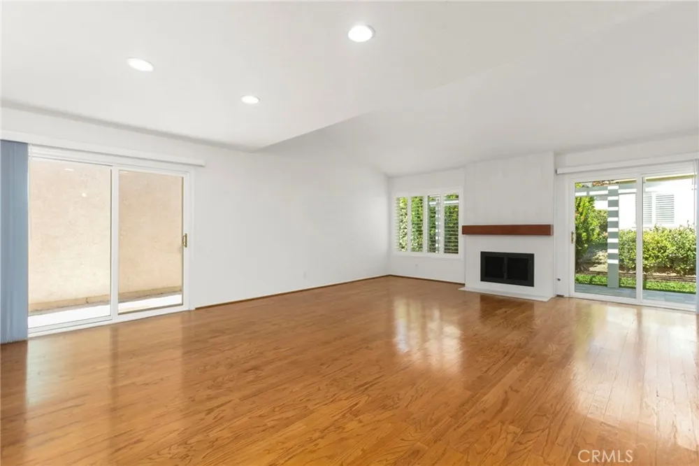 27863 Espinoza Mission Viejo, CA 92692