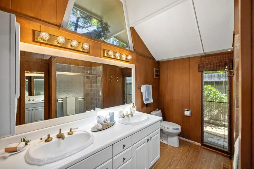 1317 San Carlos Street Carmel, CA 93921