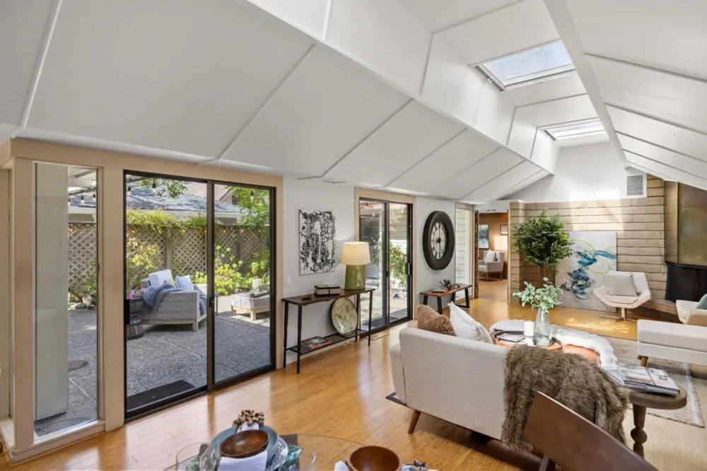 1317 San Carlos Street Carmel, CA 93921
