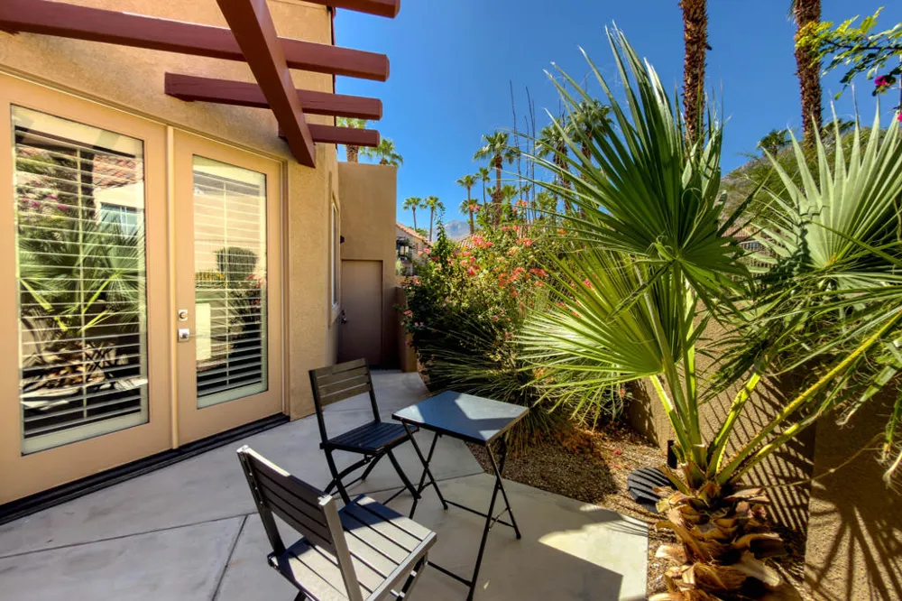 222 Canyon Circle #5 Palm Springs, CA 92264