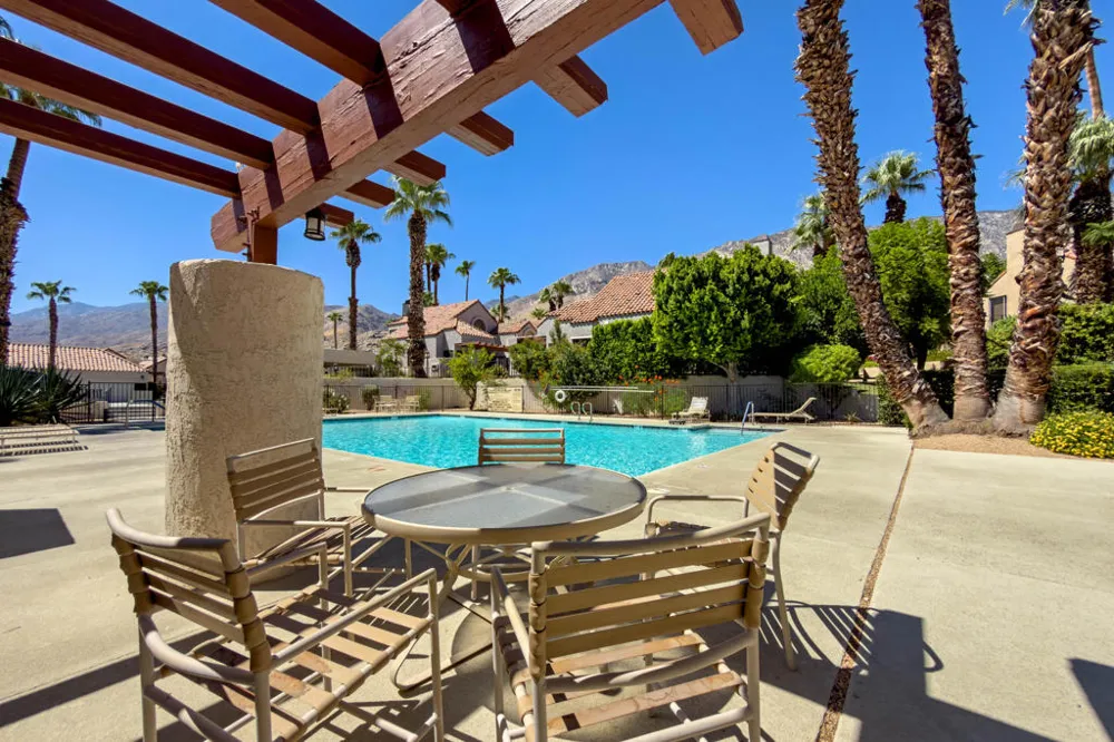 222 Canyon Circle #5 Palm Springs, CA 92264
