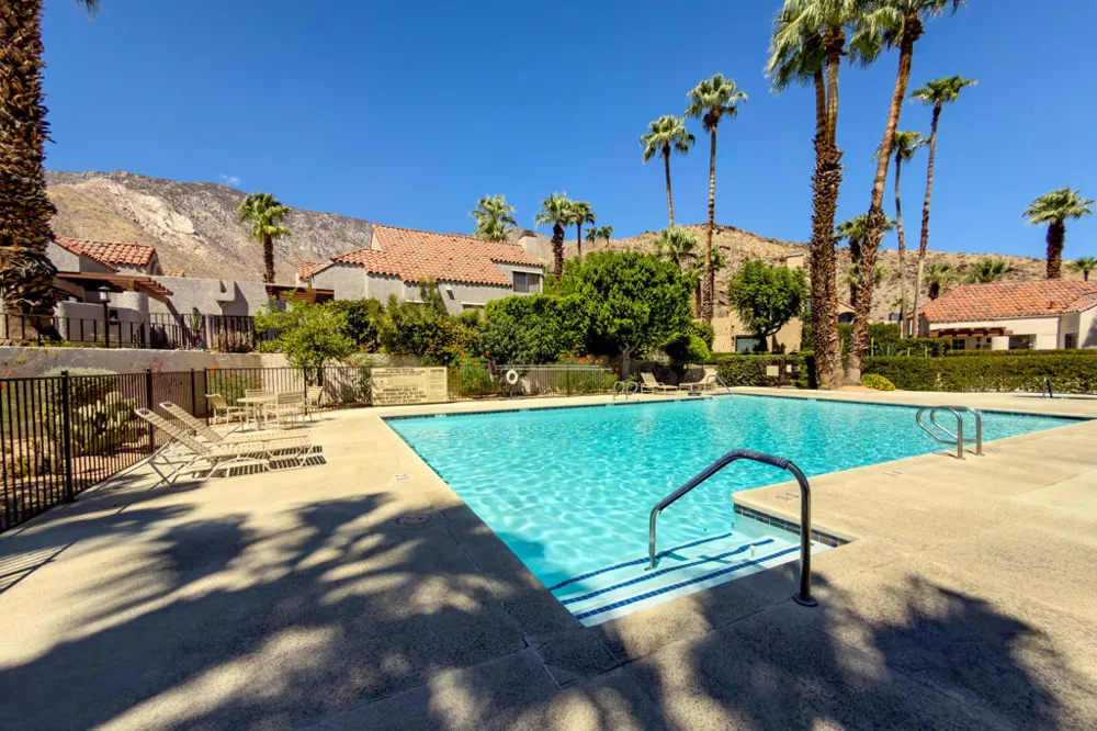 222 Canyon Circle #5 Palm Springs, CA 92264