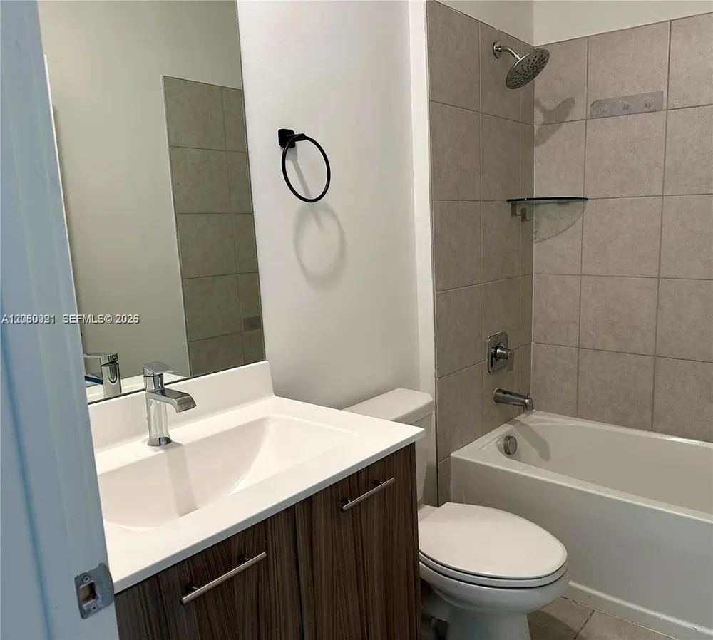 8265 NW 41st St #C-305 Doral, FL 33166