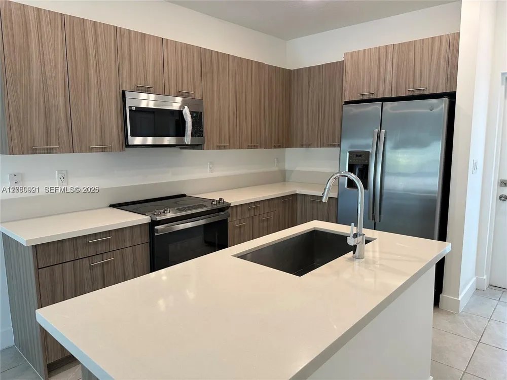 8265 NW 41st St #C-305 Doral, FL 33166