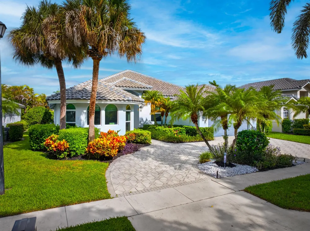 7690 La Corniche Circle Boca Raton, FL 33433