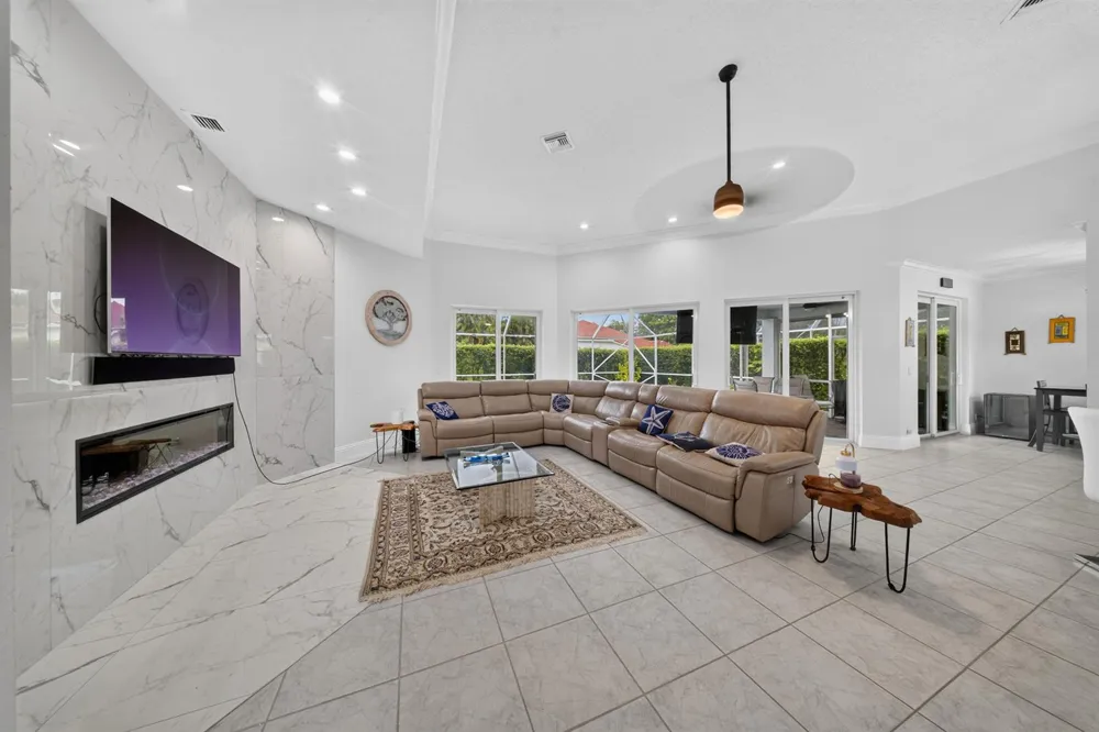 7690 La Corniche Circle Boca Raton, FL 33433
