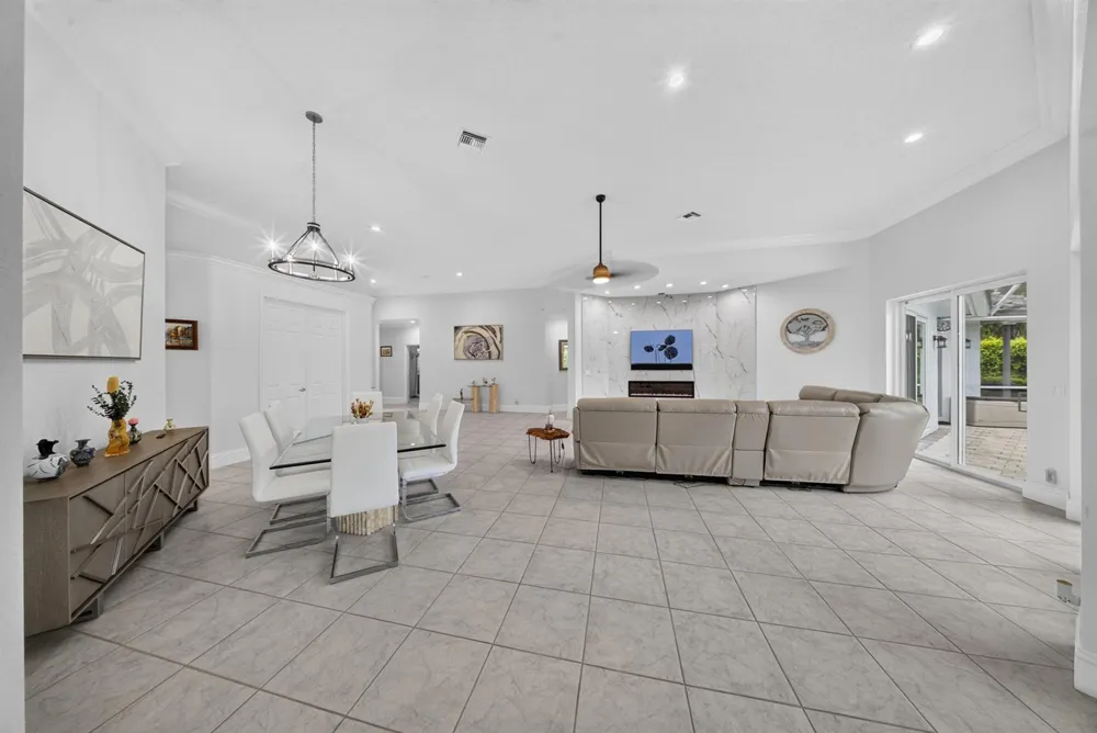 7690 La Corniche Circle Boca Raton, FL 33433