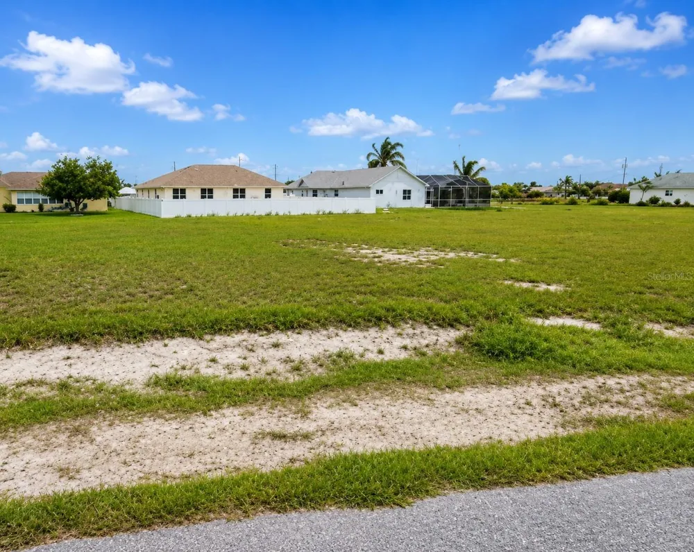 2524 NW 7TH STREET Cape Coral, FL 33993