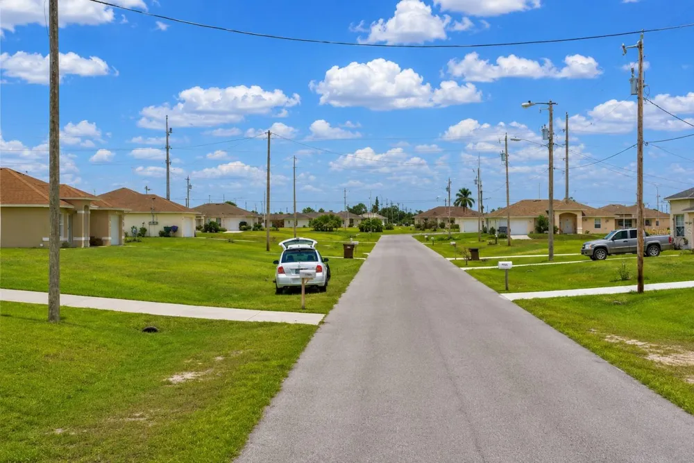 2524 NW 7TH STREET Cape Coral, FL 33993