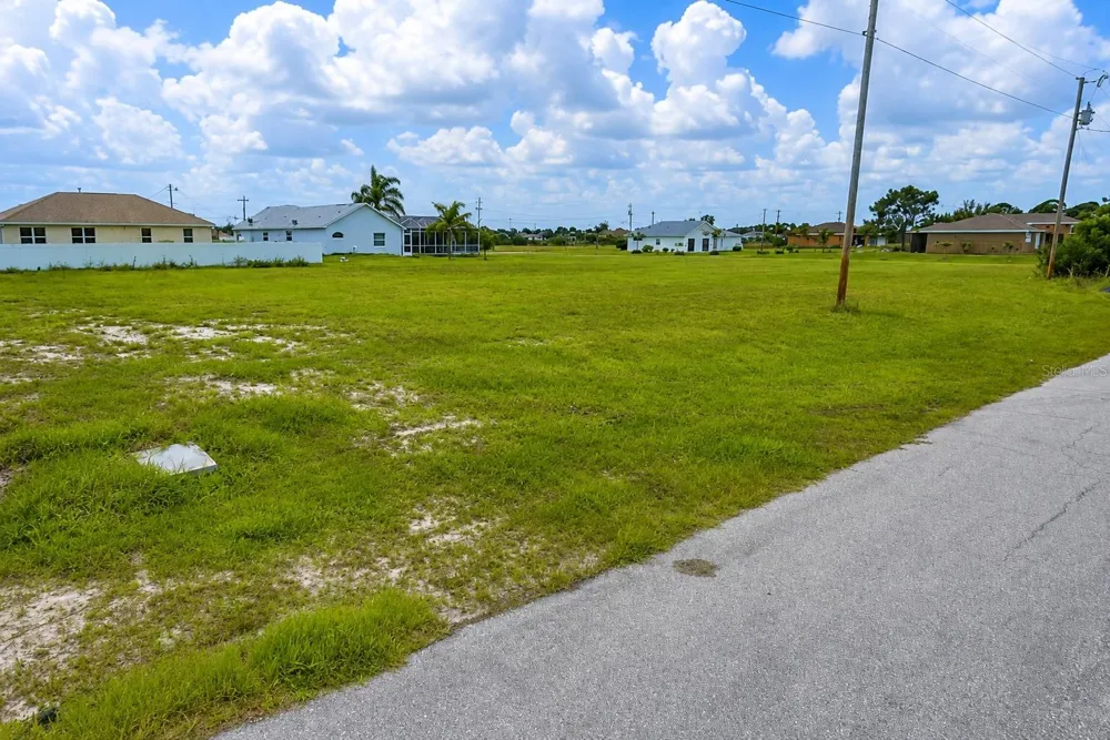 2524 NW 7TH STREET Cape Coral, FL 33993