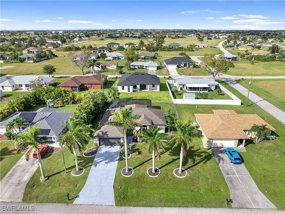 2524 NW 7TH STREET Cape Coral, FL 33993