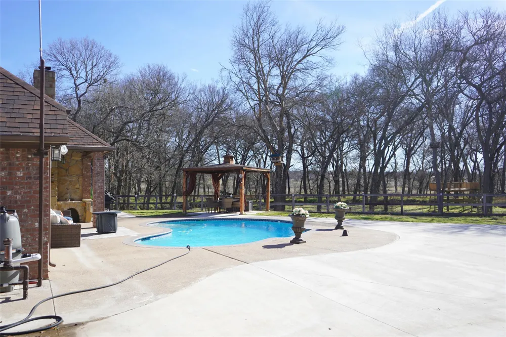 286 W Ridge Street Decatur, TX 76234