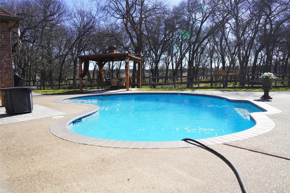 286 W Ridge Street Decatur, TX 76234