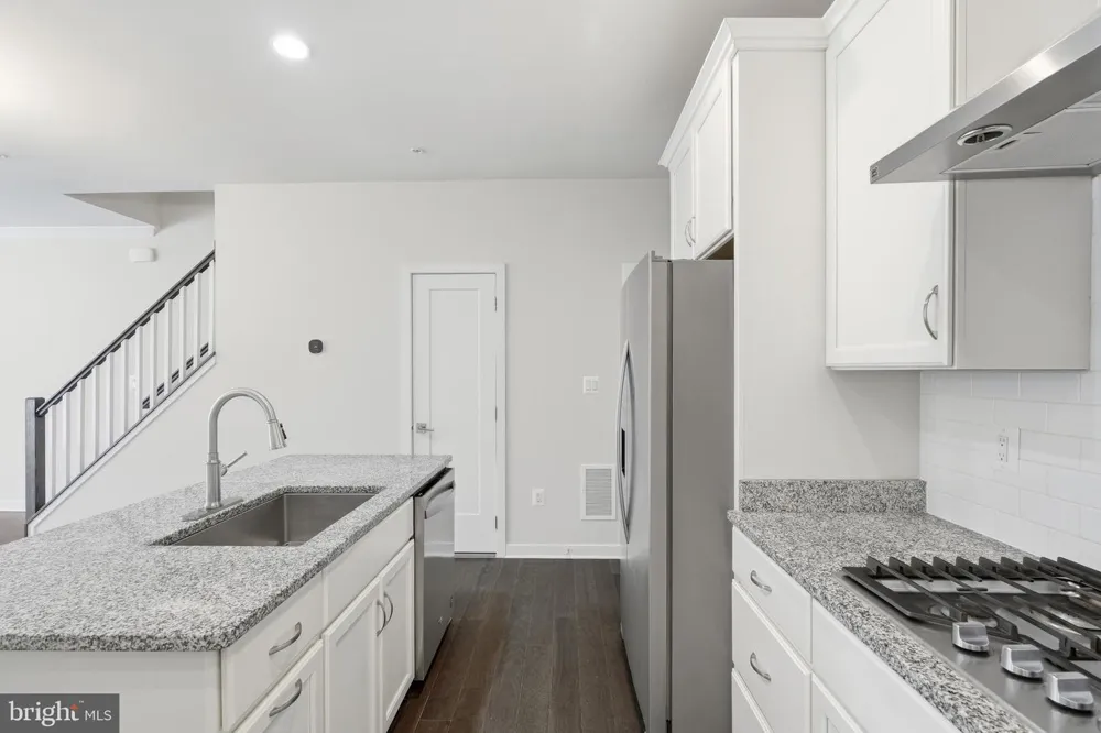43185 MONGOLD SQUARE Ashburn, VA 20148