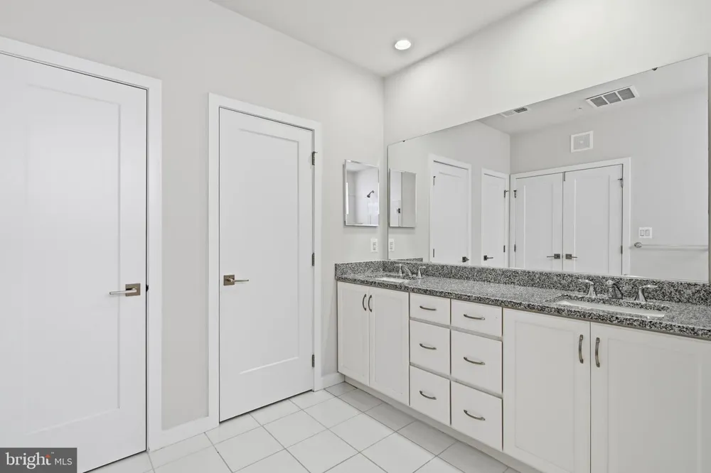43185 MONGOLD SQUARE Ashburn, VA 20148