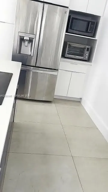638 SW 5th Ave #B Fort Lauderdale, FL 33315