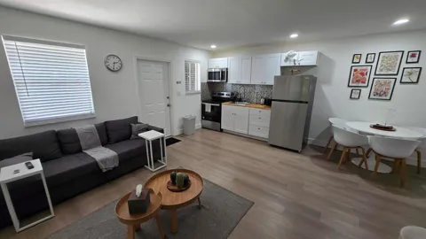 704 NE 8th Street #5