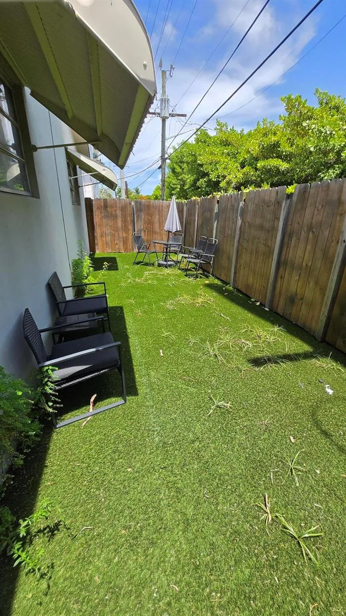 704 NE 8th Street #5 Hallandale Beach, FL 33009