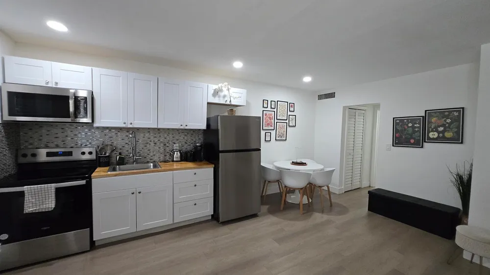704 NE 8th Street #5 Hallandale Beach, FL 33009