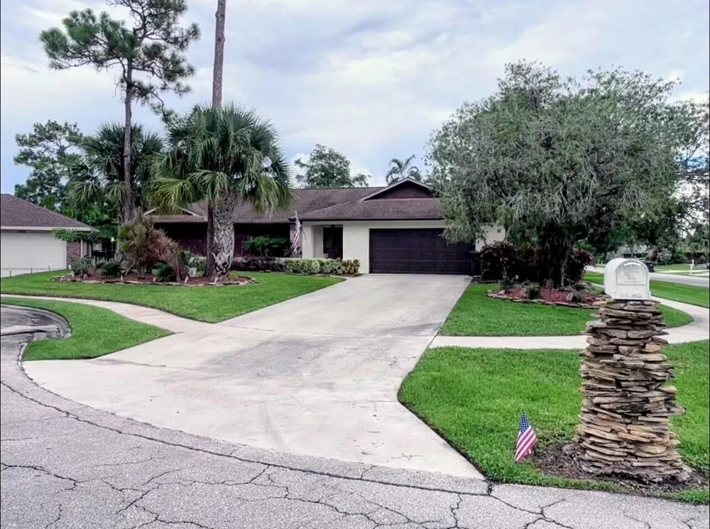 569 DOLLARSPOT COURT Wellington, FL 33414