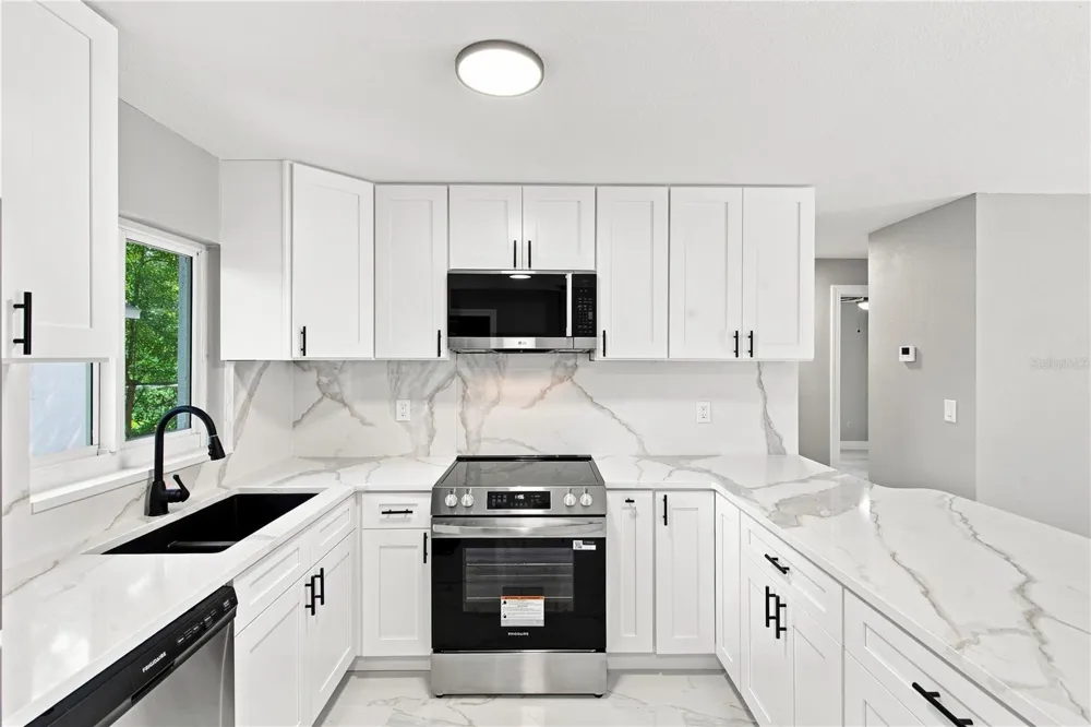 7033 WENTWORTH WAY New Port Richey, FL 34655