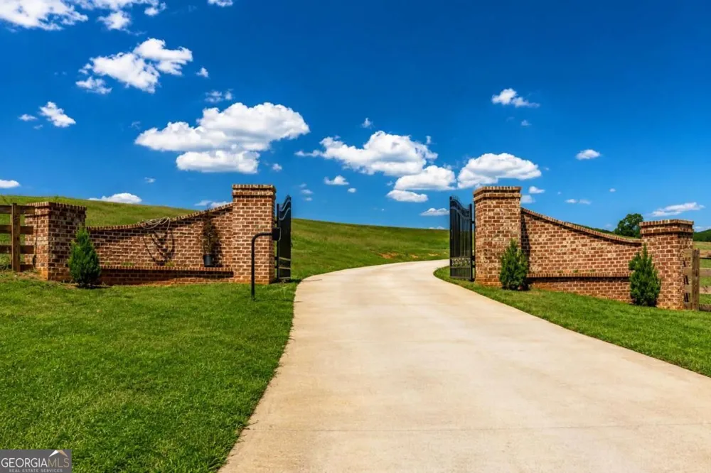3200 Shady Grove Rd Carrollton, GA 30116