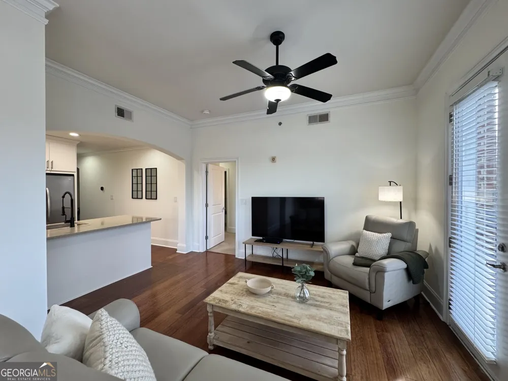 2277 Peachtree RD NE Atlanta, GA 30309