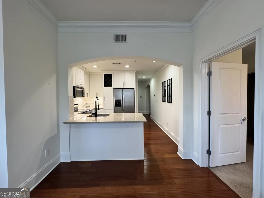 2277 Peachtree RD NE Atlanta, GA 30309