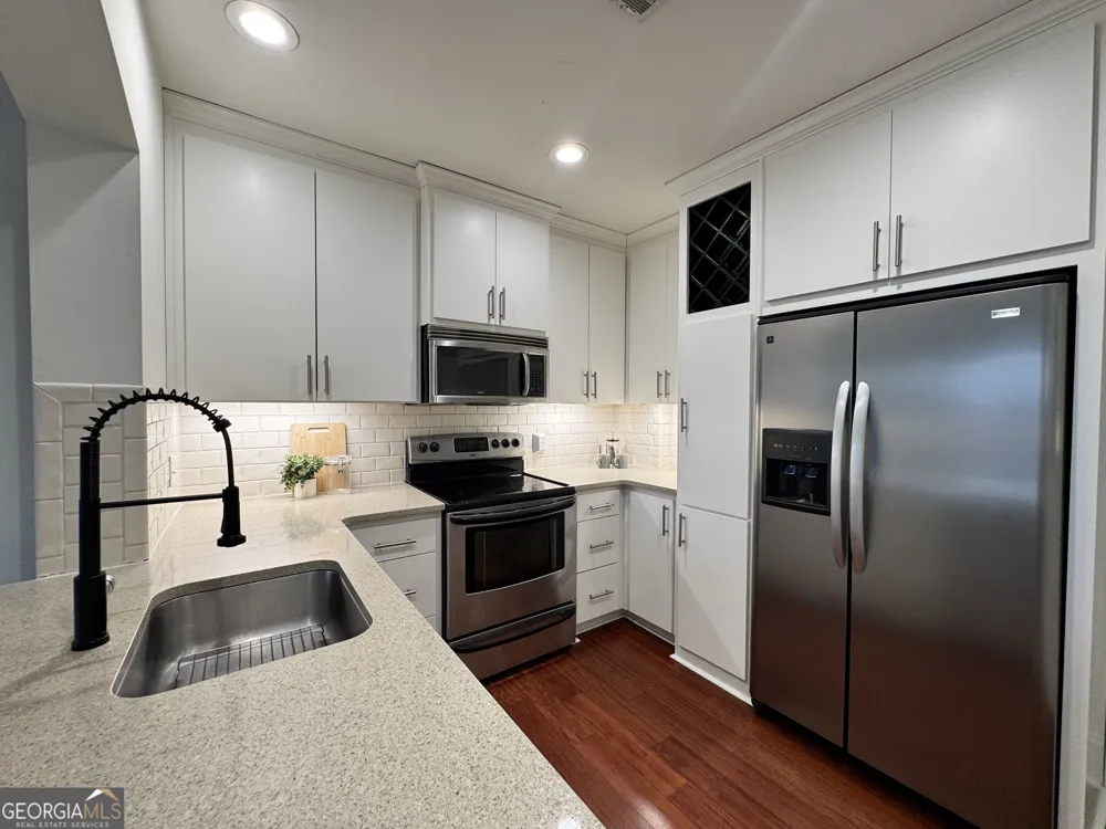 2277 Peachtree RD NE Atlanta, GA 30309