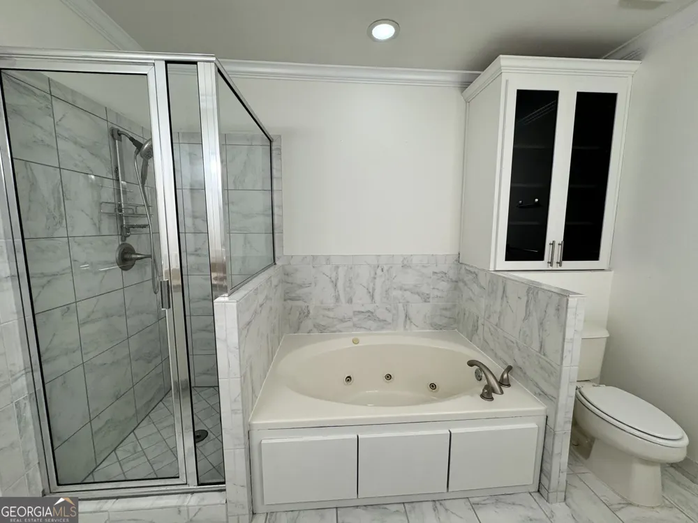 2277 Peachtree RD NE Atlanta, GA 30309