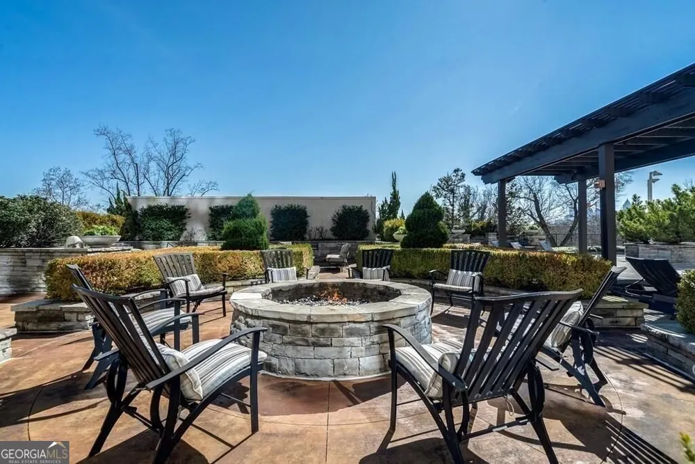 2277 Peachtree RD NE Atlanta, GA 30309