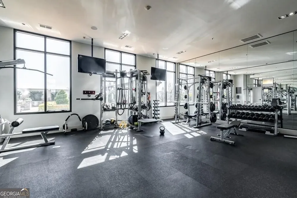 2277 Peachtree RD NE Atlanta, GA 30309