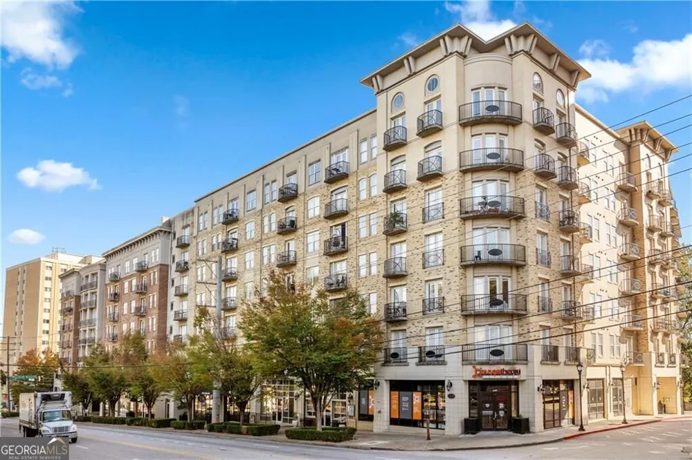 2277 Peachtree RD NE Atlanta, GA 30309