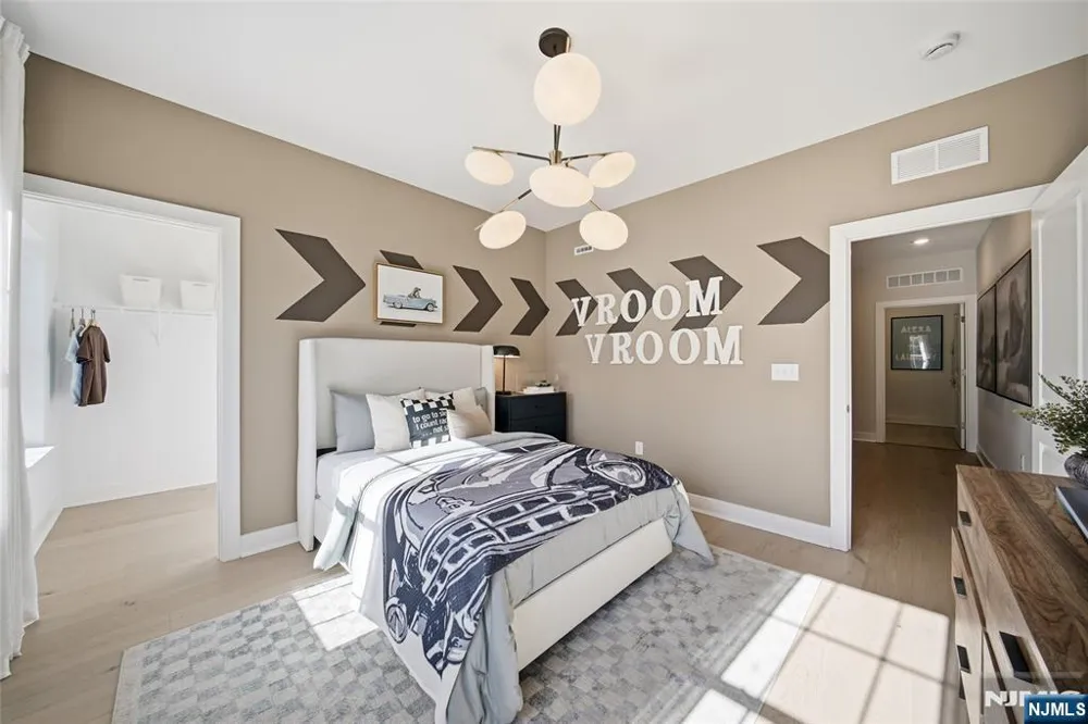 5 Pimlico Place Oakland, NJ 07436